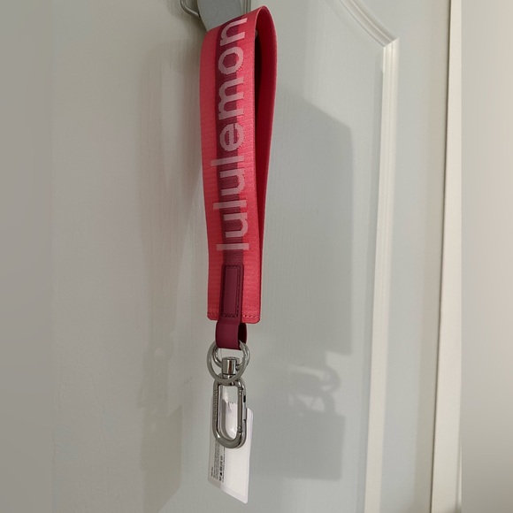 Lululemon Never Lost Keychain Wordmark NWT Sakura Pink/Washed Mauve/White - Picture 6 of 11